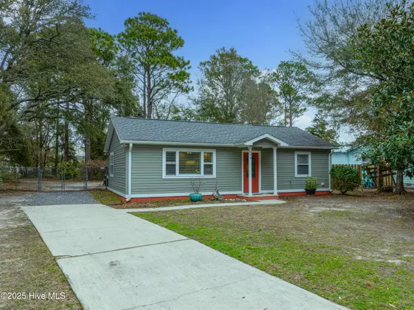 206 N Fodale AVE, Southport, NC 28461