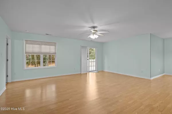 Swansboro, NC 28584,500 Windsong S