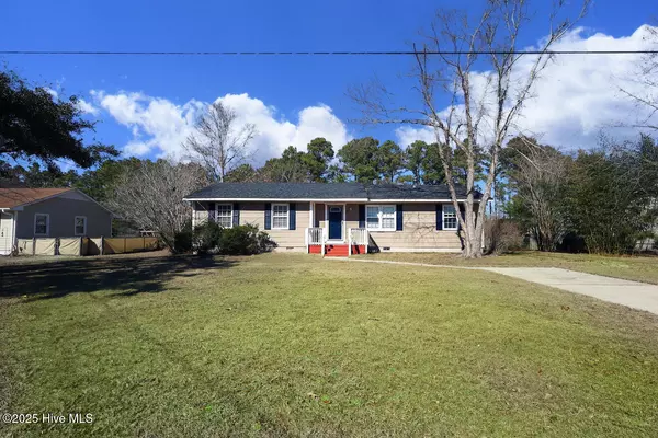 Hubert, NC 28539,67 Sanders DR