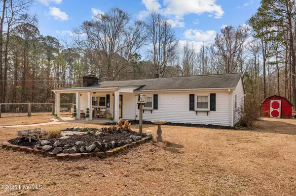 Grimesland, NC 27837,700 Va Merritt LN