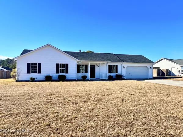 229 Loren RD, Hubert, NC 28539