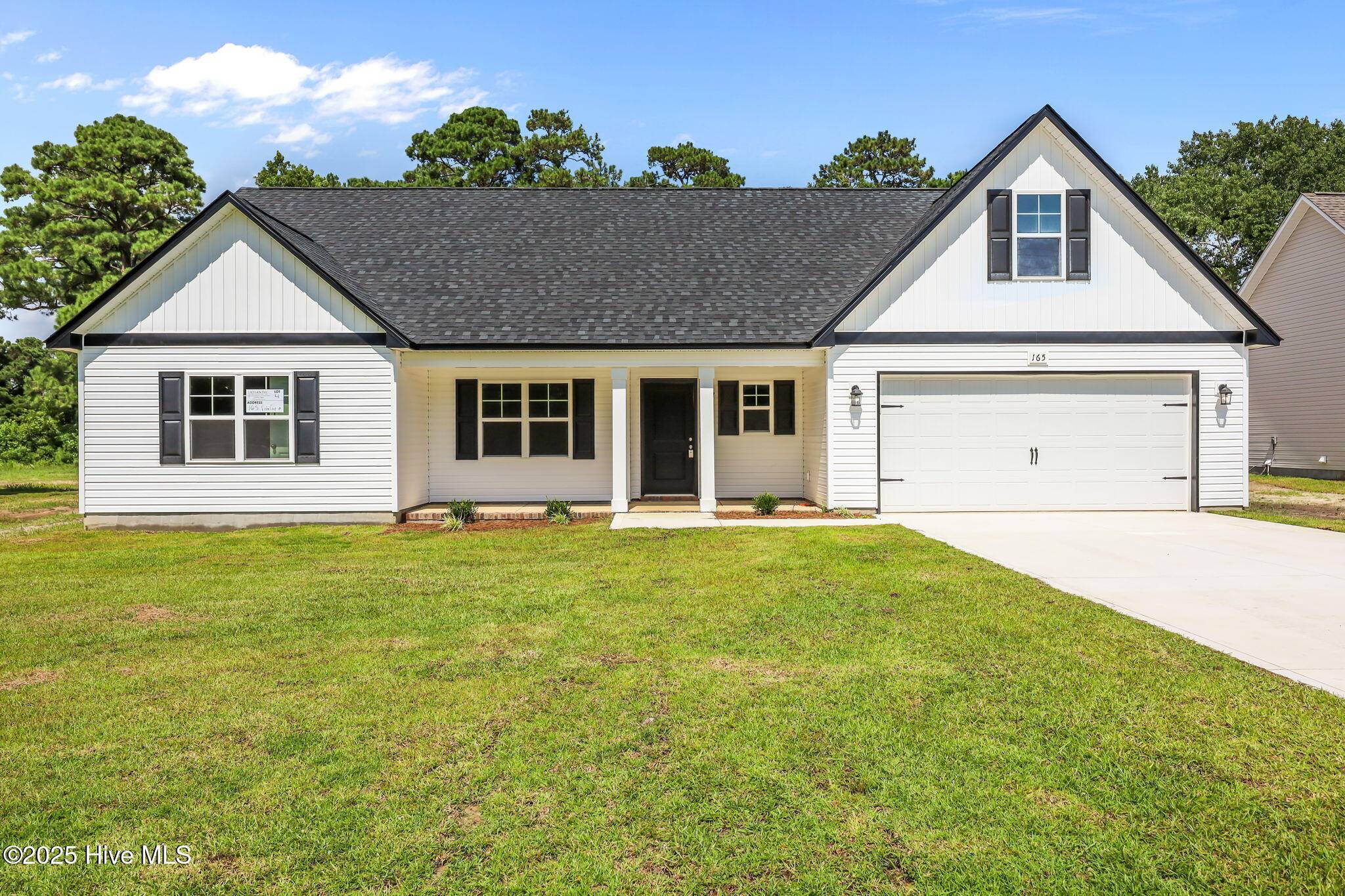 165 Vista Cay DR, Hubert, NC 28539