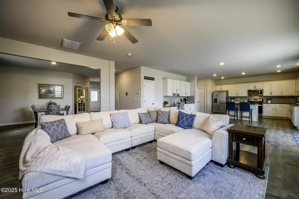 New Bern, NC 28562,804 Perrytown RD