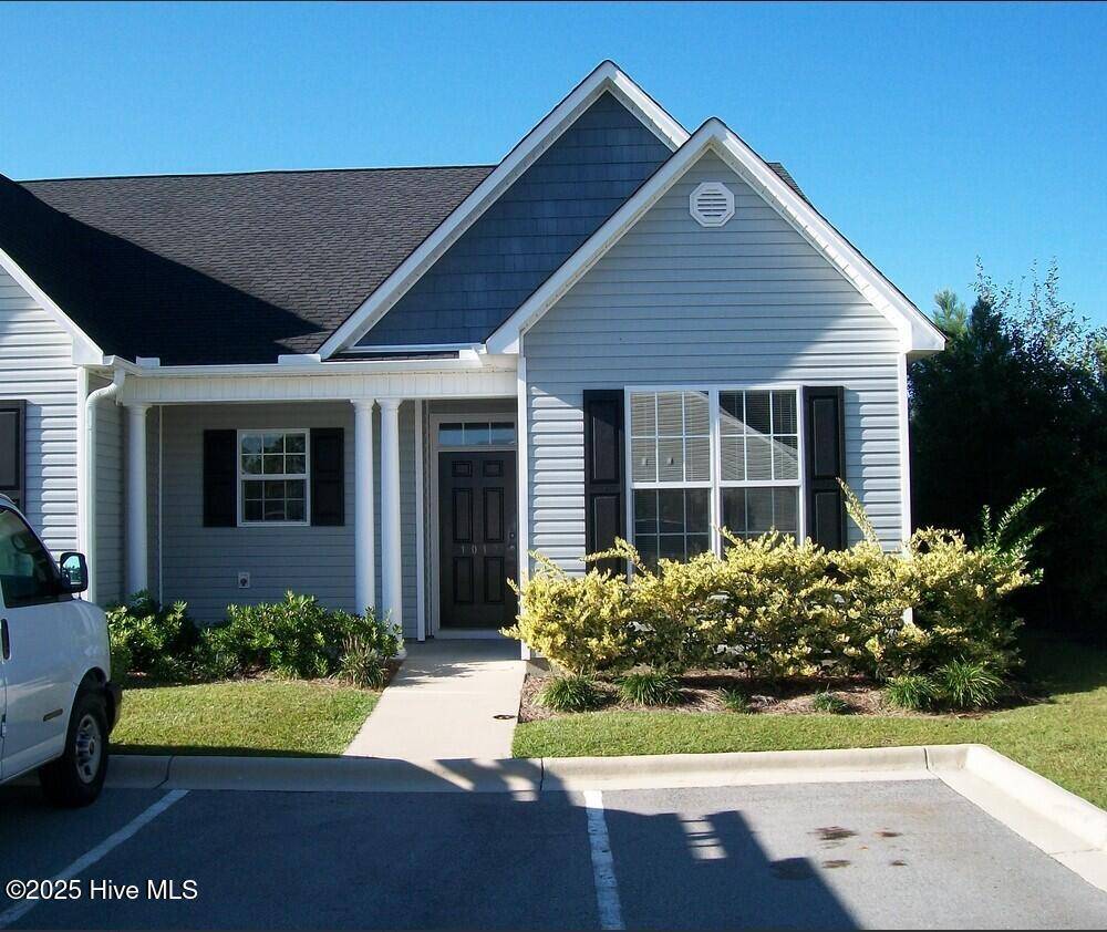 1017 Macklin ST, Leland, NC 28451