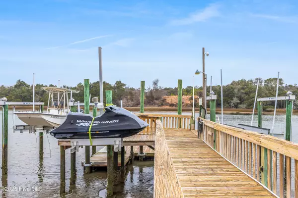 Oak Island, NC 28465,1402 W Yacht DR