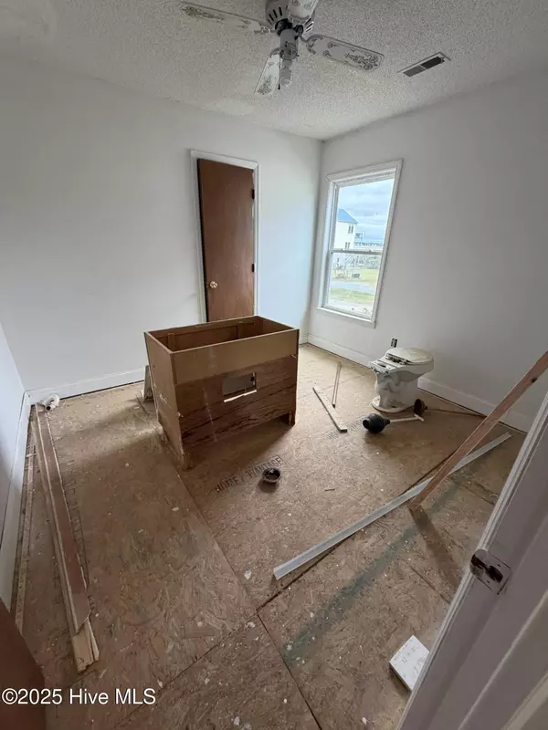 North Topsail Beach, NC 28460,173 Sea Gull LN