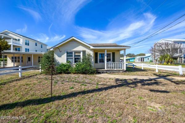 1107 Fort Fisher BLVD N, Carolina Beach, NC 28428