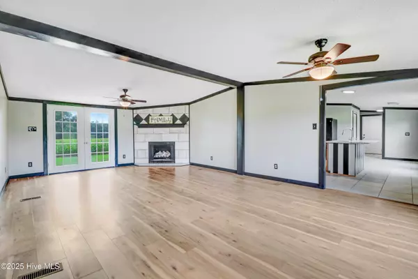 Mount Olive, NC 28365,180 Oliver Herring RD