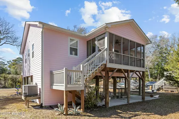 Emerald Isle, NC 28594,402 Lee AVE