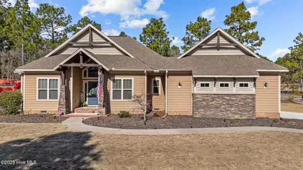 188 Longleaf DR, West End, NC 27376