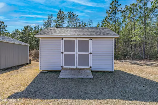 Maple Hill, NC 28454,330 Bear RUN