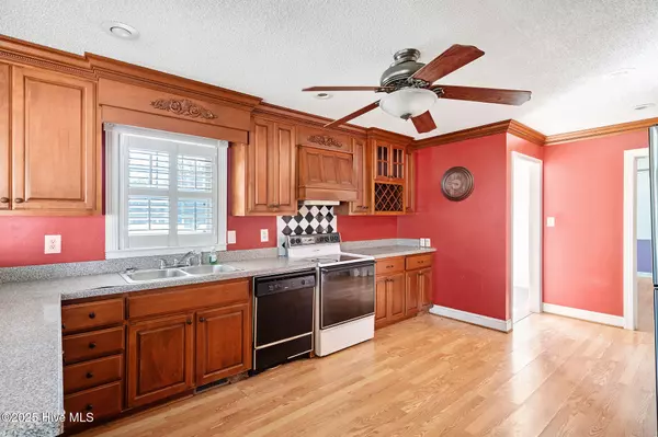 Magnolia, NC 28453,611 Blind Bridge RD