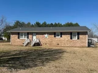 611 Blind Bridge RD, Magnolia, NC 28453