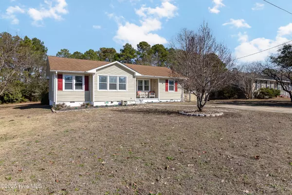Hubert, NC 28539,66 Sanders DR