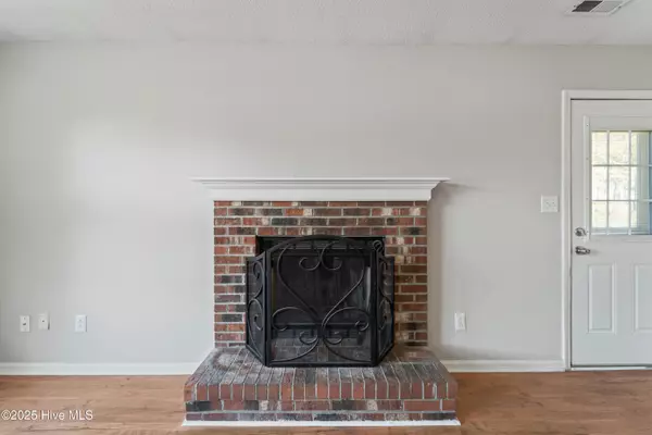 Hubert, NC 28539,208 Blueberry CT