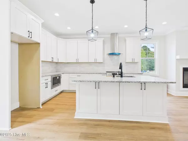 Vass, NC 28394,859 Blue Bird DR