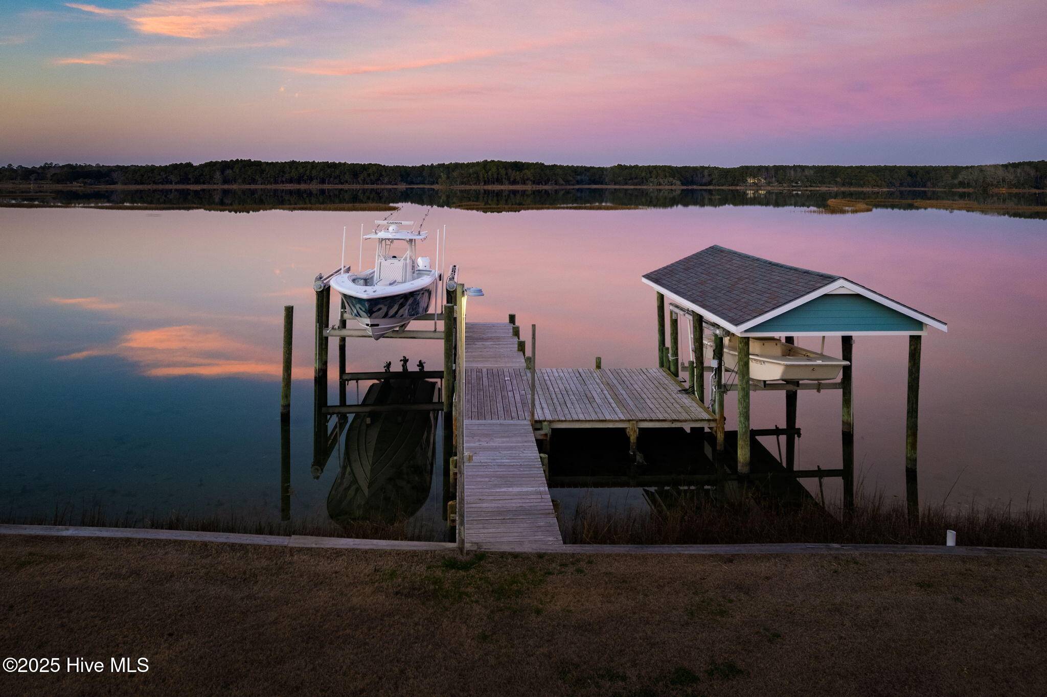 Hubert, NC 28539,225 Great Neck HL