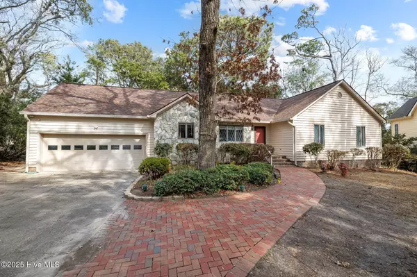 Pine Knoll Shores, NC 28512,8 Fairways CT