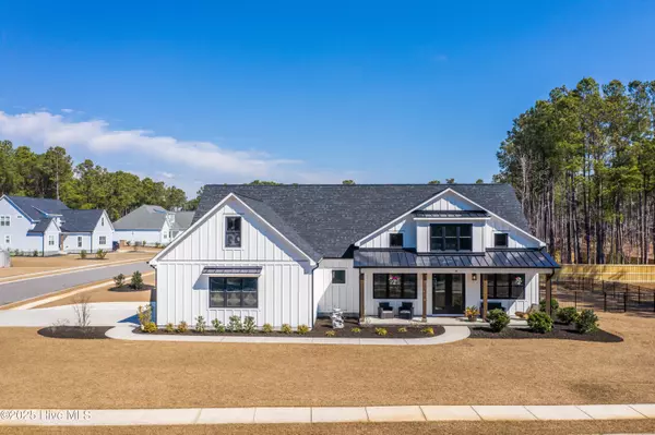 18 Berkshire LN, Hampstead, NC 28443