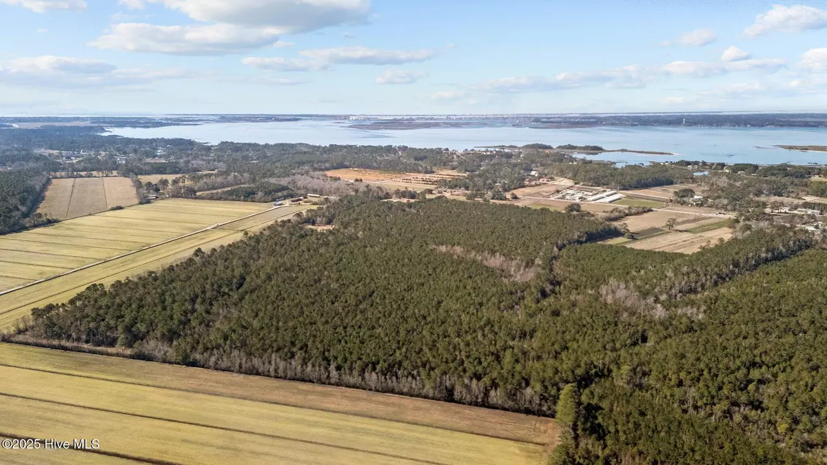 Beaufort, NC 28516,1674 Hwy 101