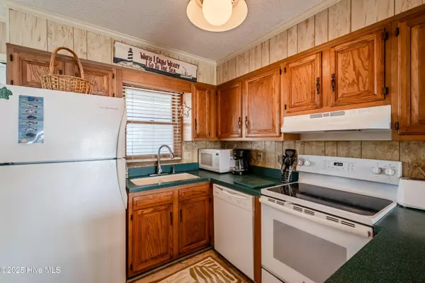 Ocean Isle Beach, NC 28469,28 E First ST ## 3c