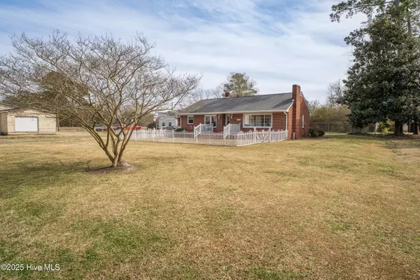 Teachey, NC 28464,113 Mcmillan ST