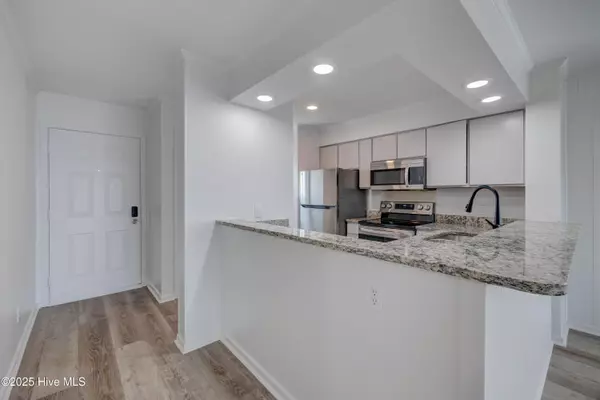 Carolina Beach, NC 28428,400 Virginia AVE #201b