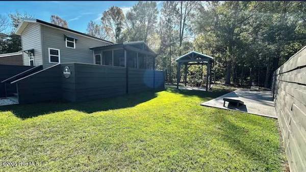 136 Waccamaw Shores RD, Lake Waccamaw, NC 28450