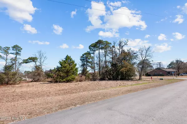 New Bern, NC 28560,5900 Gondolier DR