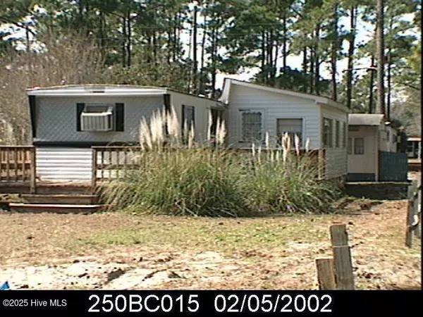 125 NE 76th ST, Oak Island, NC 28465