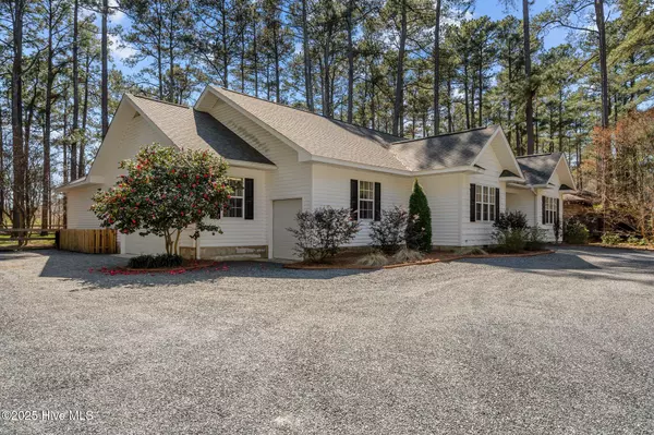 Whispering Pines, NC 28327,33 Birdie DR