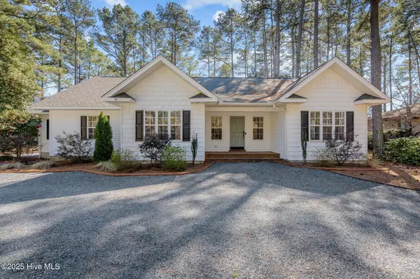 33 Birdie DR, Whispering Pines, NC 28327