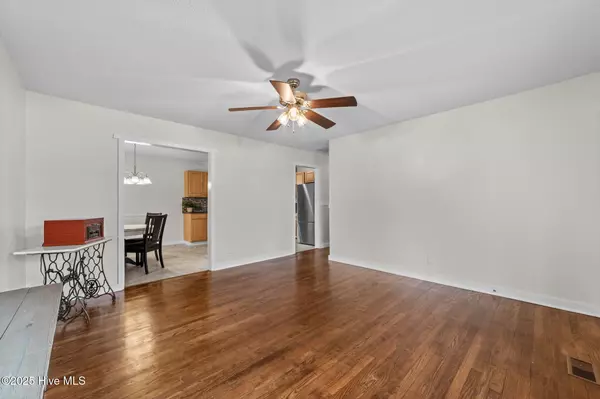 Winterville, NC 28590,421 Drexel LN
