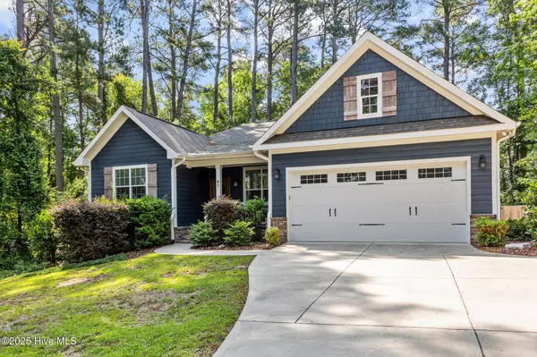 41 S Lakeshore DR, Whispering Pines, NC 28327