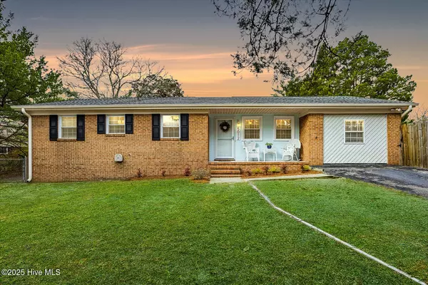5012 Ilex DR, Wilmington, NC 28412
