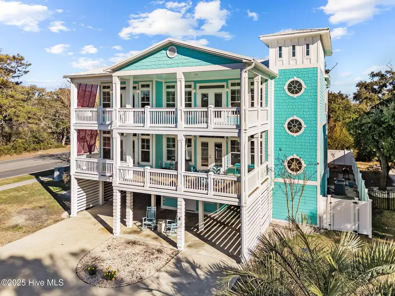 102 SE 68th ST, Oak Island, NC 28465