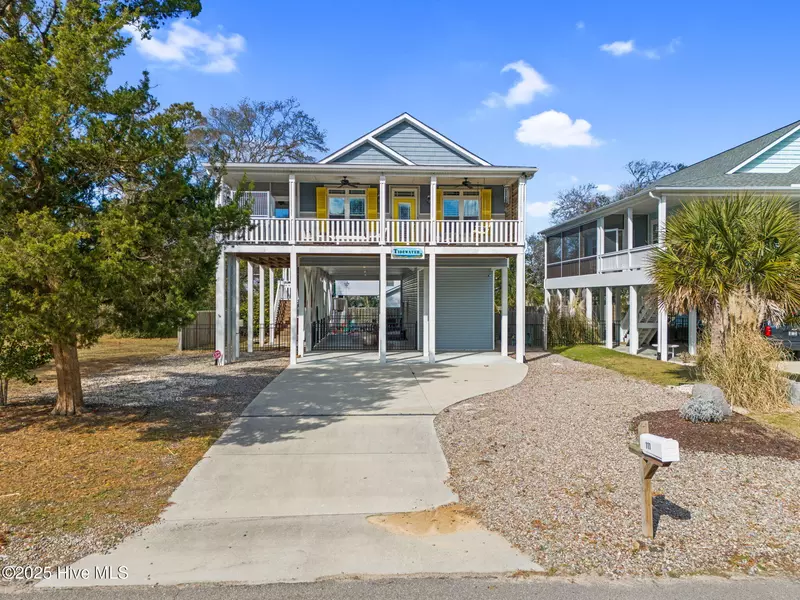 111 NE 54th ST, Oak Island, NC 28465