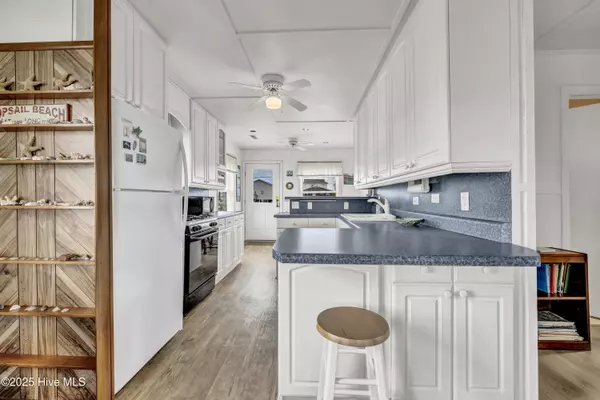 Topsail Beach, NC 28445,1023 Carolina BLVD