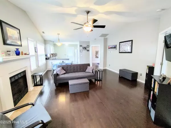 New Bern, NC 28562,3710 Colony DR
