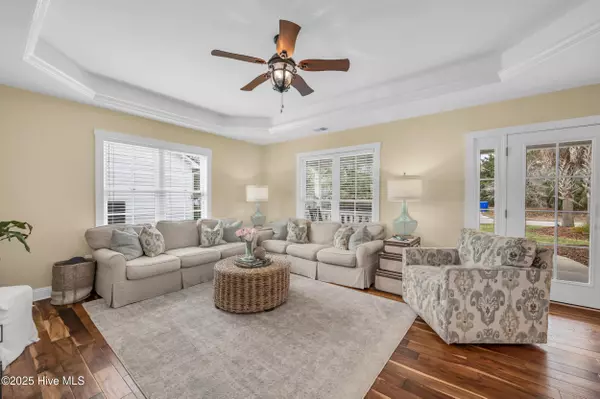 Oak Island, NC 28465,158 NE 5th ST