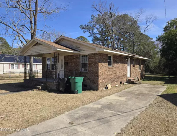 Williamston, NC 27892,106 Beech ST
