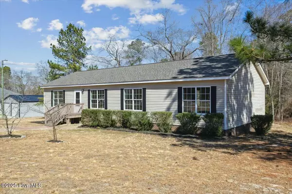 4411 Carthage RD, West End, NC 27376