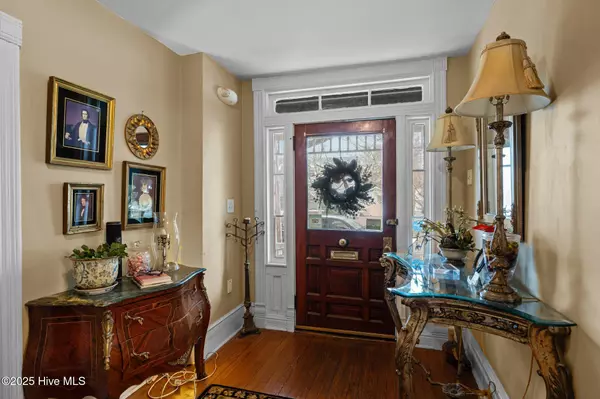 Beaufort, NC 28516,707 Ann ST