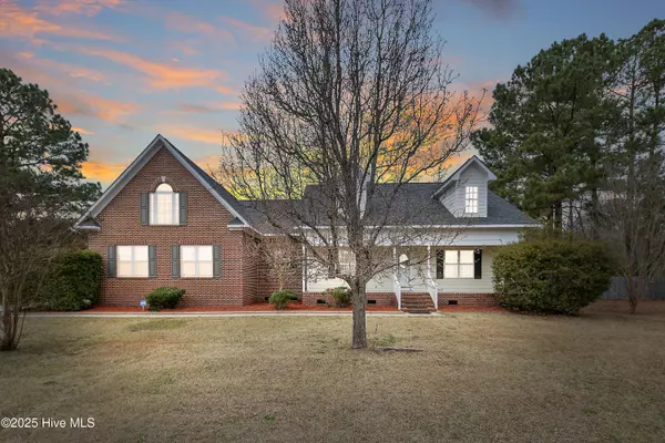 Raeford, NC 28376,105 Fetlock CT