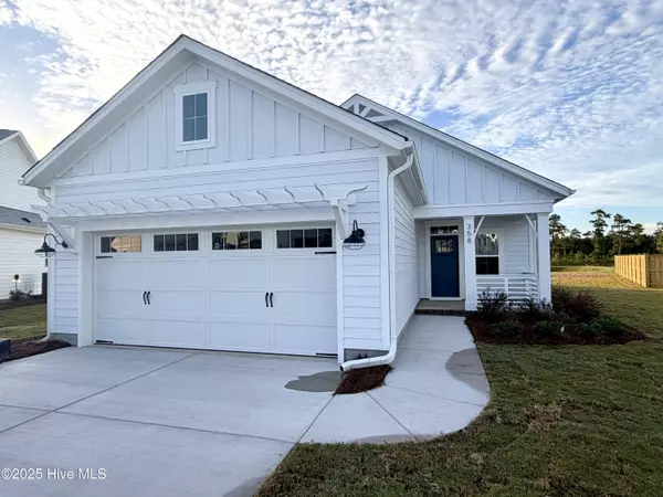 358 Bluebird LN, Hampstead, NC 28443