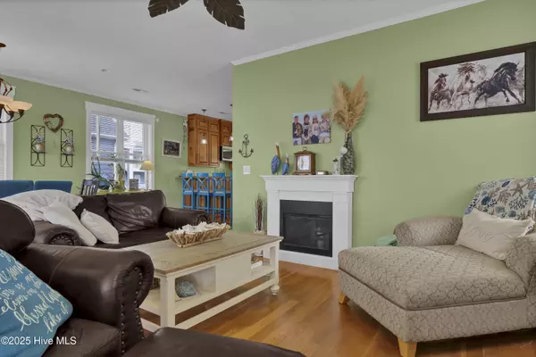 Surf City, NC 28445,104 Durham AVE