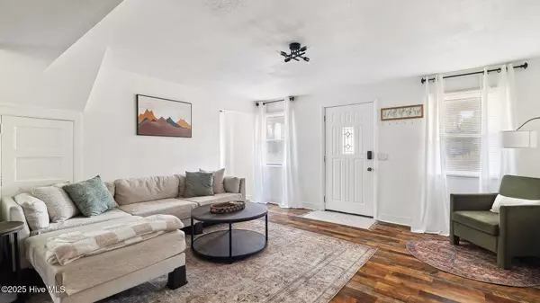 Southern Pines, NC 28387,625 S May ST