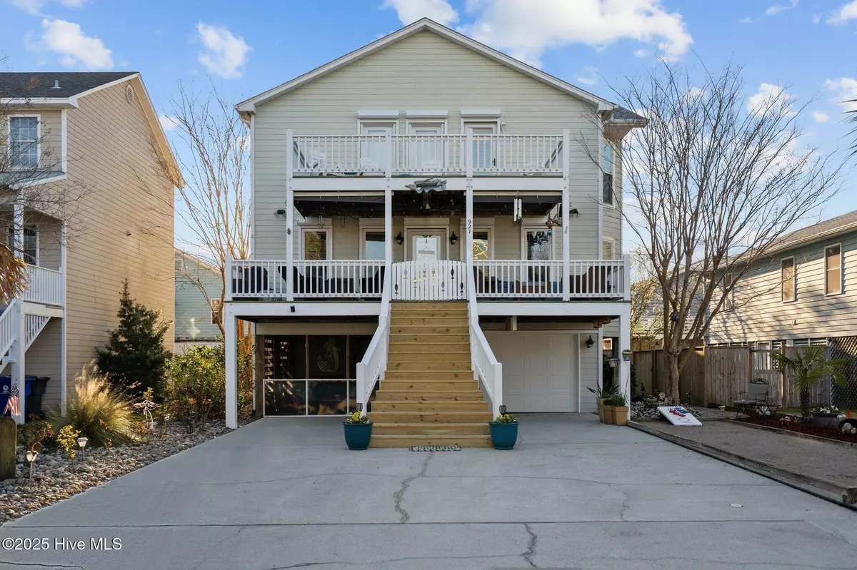 Carolina Beach, NC 28428,927 Coast Walk LN