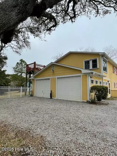 Newport, NC 28570,209 Shore RD