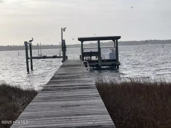 Newport, NC 28570,209 Shore RD